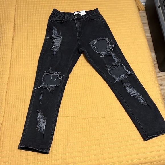 Distressed mom jeans - Picture 9 of 12